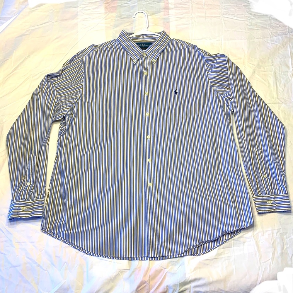 Ralph Lauren men’s custom fit long sleeve dress shirt.